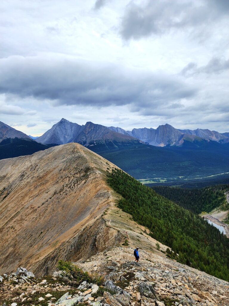Walk-Down-From-Peak-to-Weather-Station